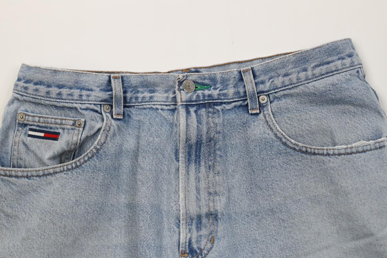 Tommy Hilfiger Vintage 90s Tommy Hilfiger Spell Out Baggy Denim Jean Shorts Size US 34 / EU 50 - 2 Thumbnail