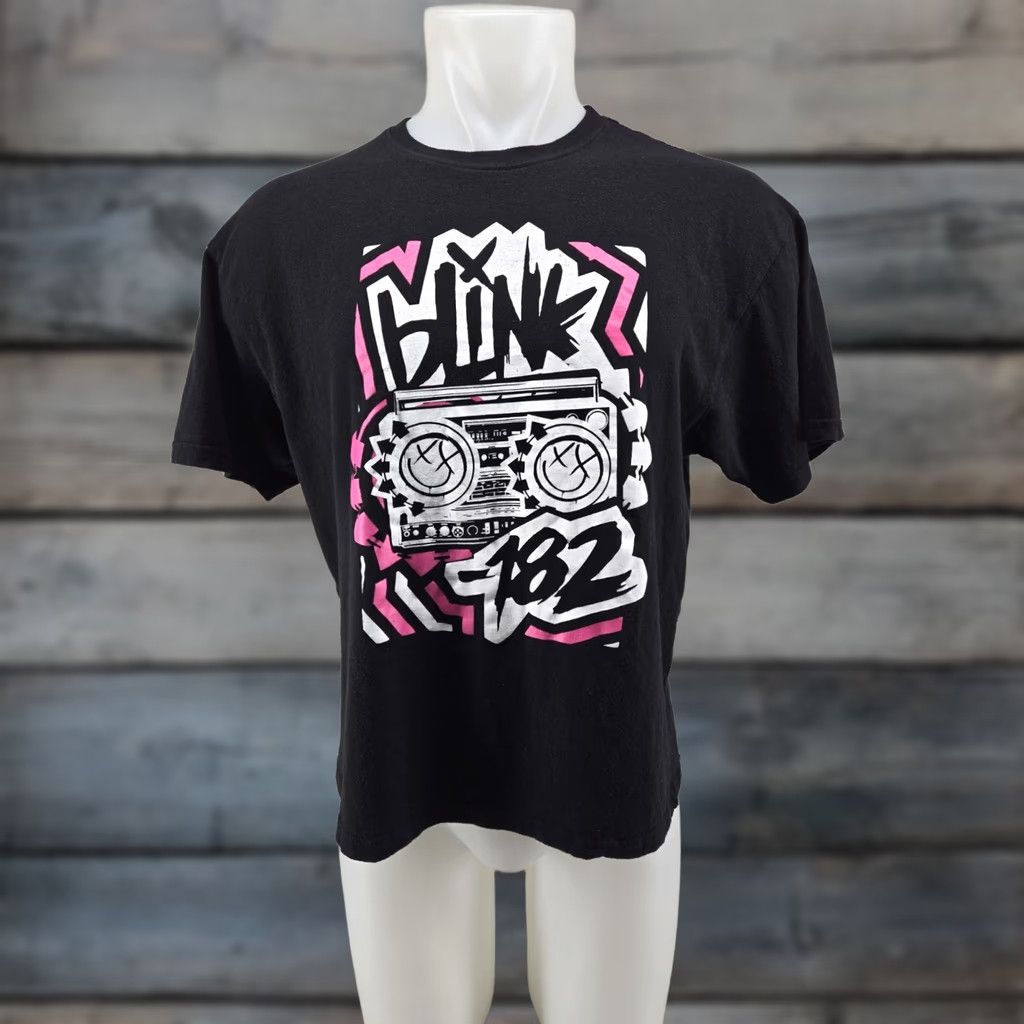 Vintage Blink 182 Radio Stereo Boombox T-Shirt Black Small Mens Women Unisex Adults Short Sleeve Crew Neck Shirt Size S / US 4 / IT 40 - 1 Thumbnail