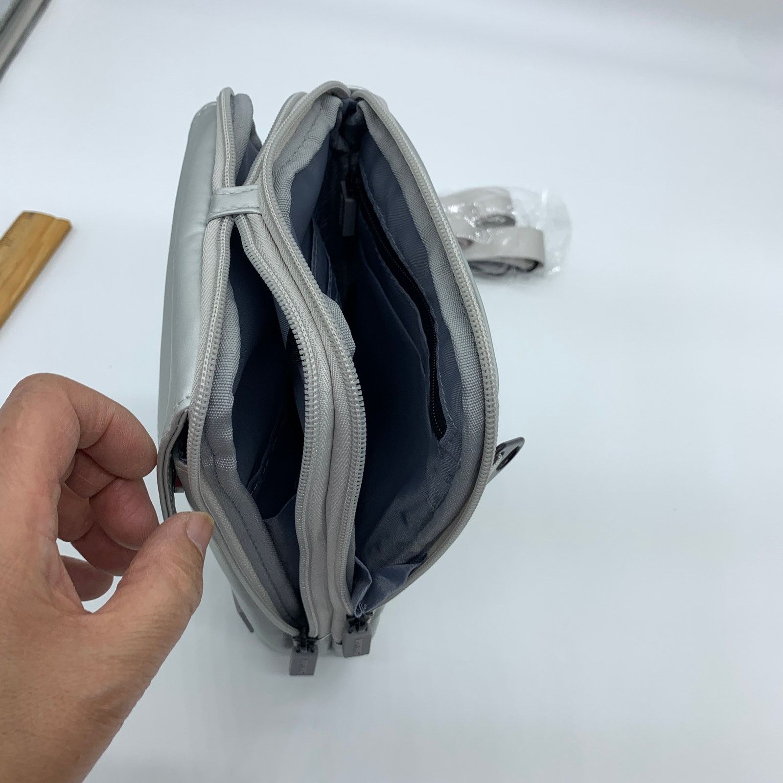 Other IHKWIP Crossbody Purse Womens Everyday Essentials Size ONE SIZE - 3 Thumbnail