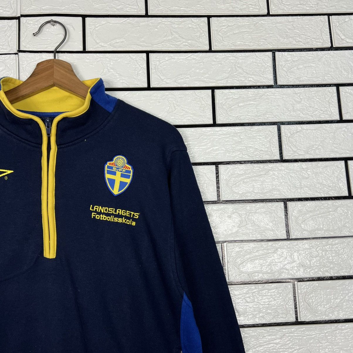 Umbro UMBRO SvFF Sweden Football Club HalfZip Sweatshirt 4076-C185 Size US S / EU 44-46 / 1 - 4 Thumbnail