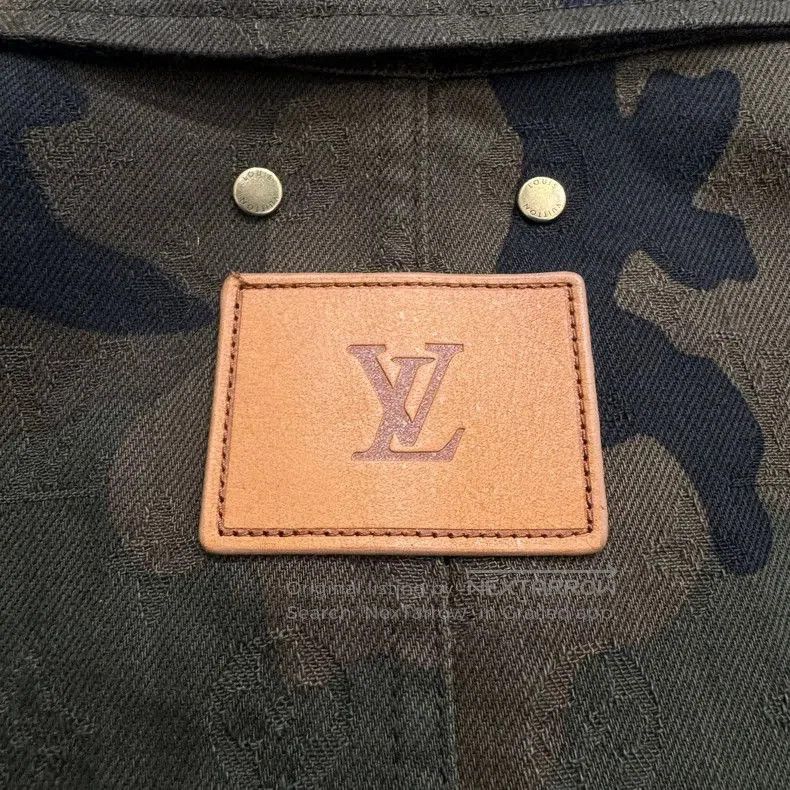 Louis Vuitton louis vuitton lv supreme camo jacket. Size US L / EU 52-54 / 3 - 3 Thumbnail