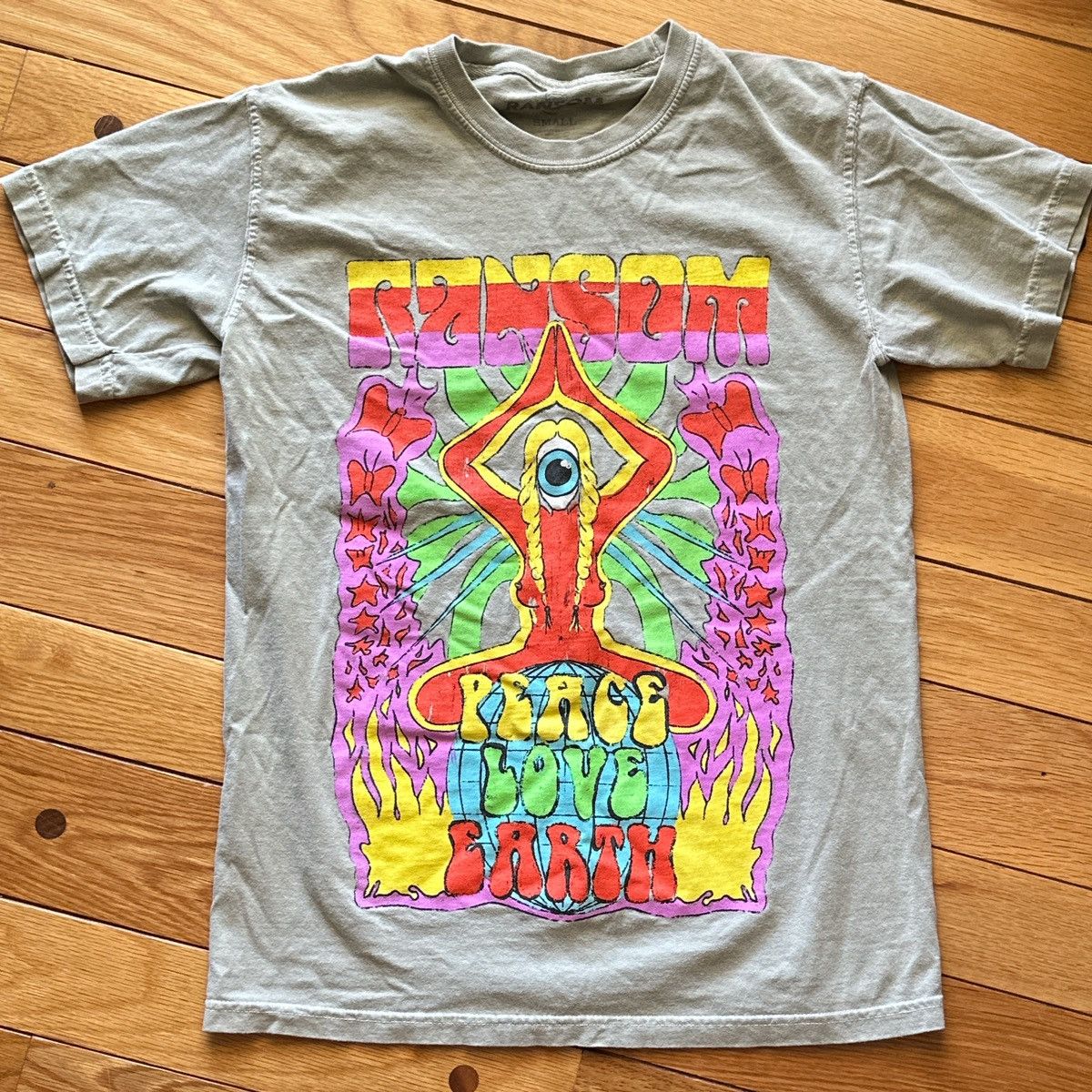 Ransom Clothing Ransom Peace Love Earth Meditation Graphic tee Size US S / EU 44-46 / 1 - 1 Thumbnail