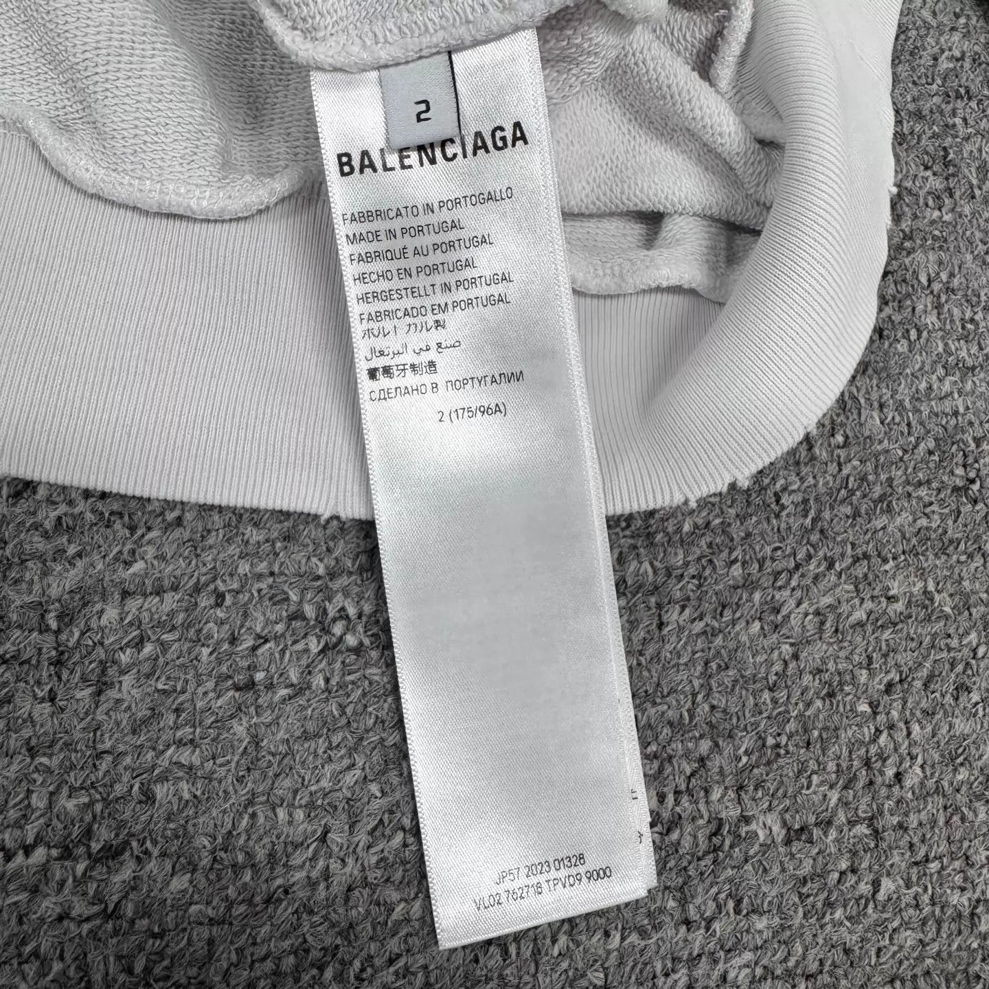 Balenciaga Balenciaga Oversized Hoodie Ring Rivet Nut 2 99 New Size US M / EU 48-50 / 2 - 7 Thumbnail