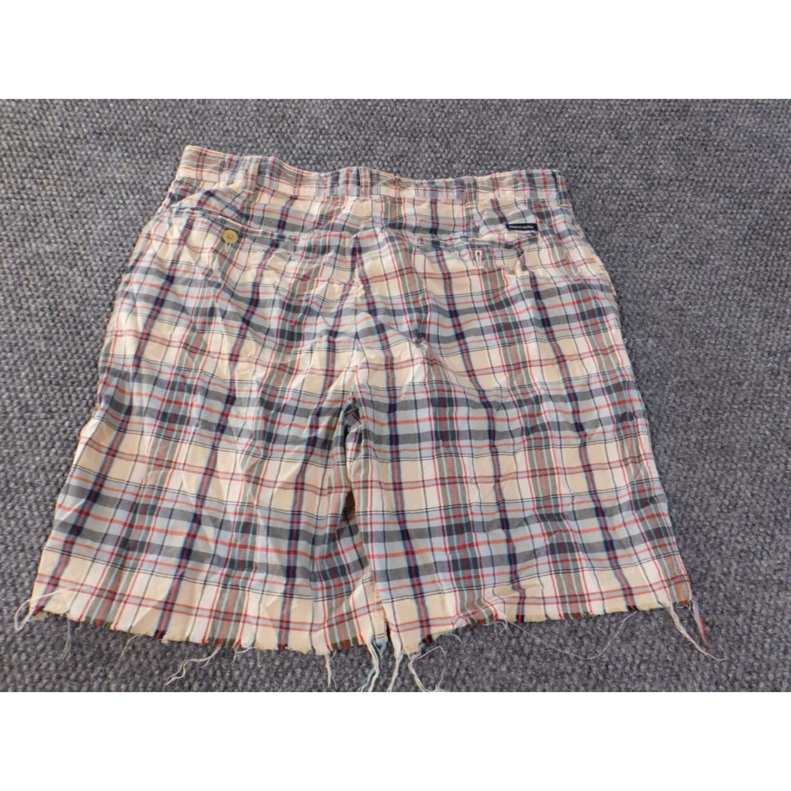 Abercrombie & Fitch Abercrombie & Fitch Shorts Mens 34 Beige Plaid Flat Front Zip Regular Chino Logo Pockets Vintage No Gender Mens Size US 34 / EU 50 - 5 Thumbnail
