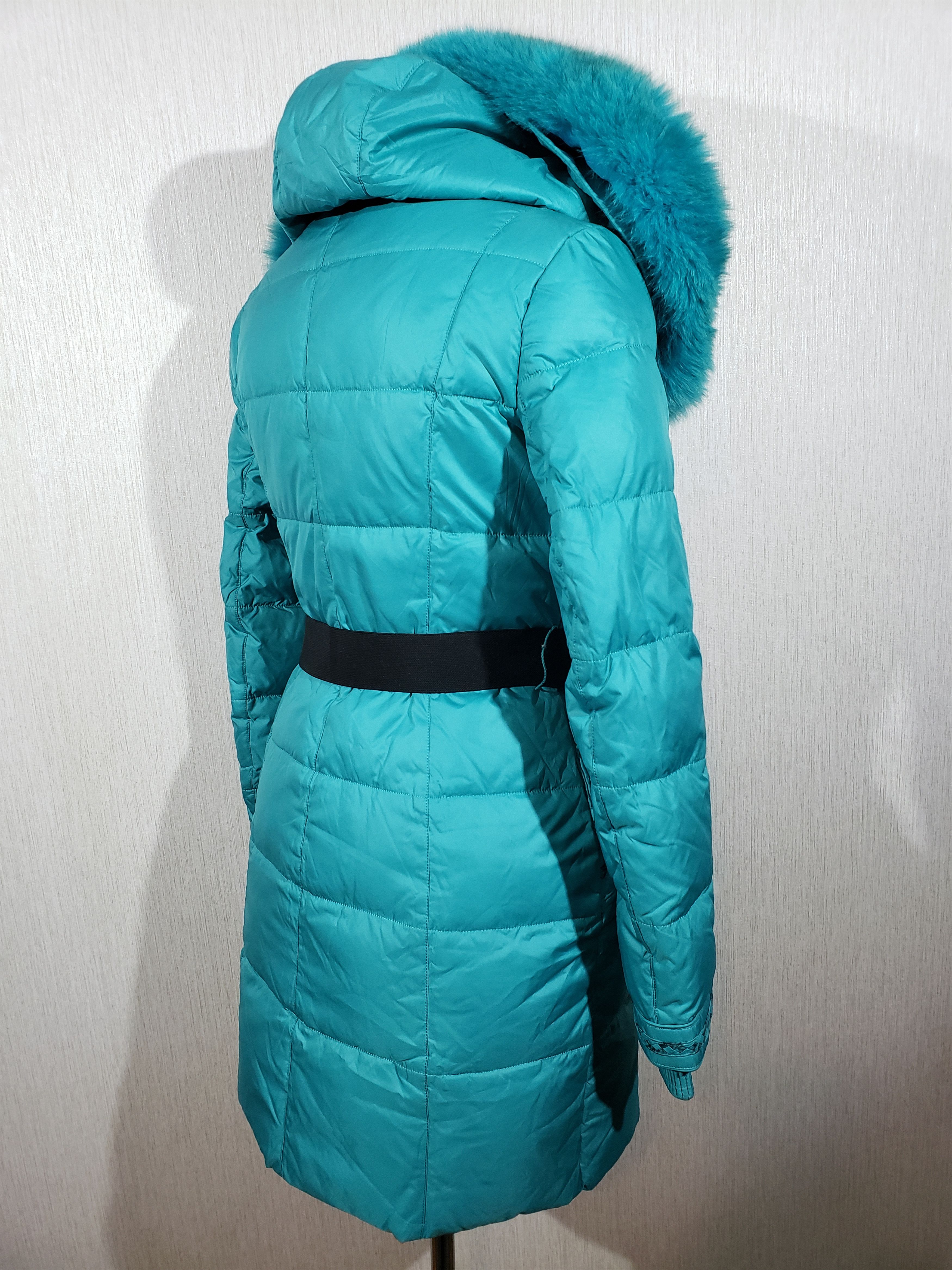 Stylish insulated down jacket with a plastic
