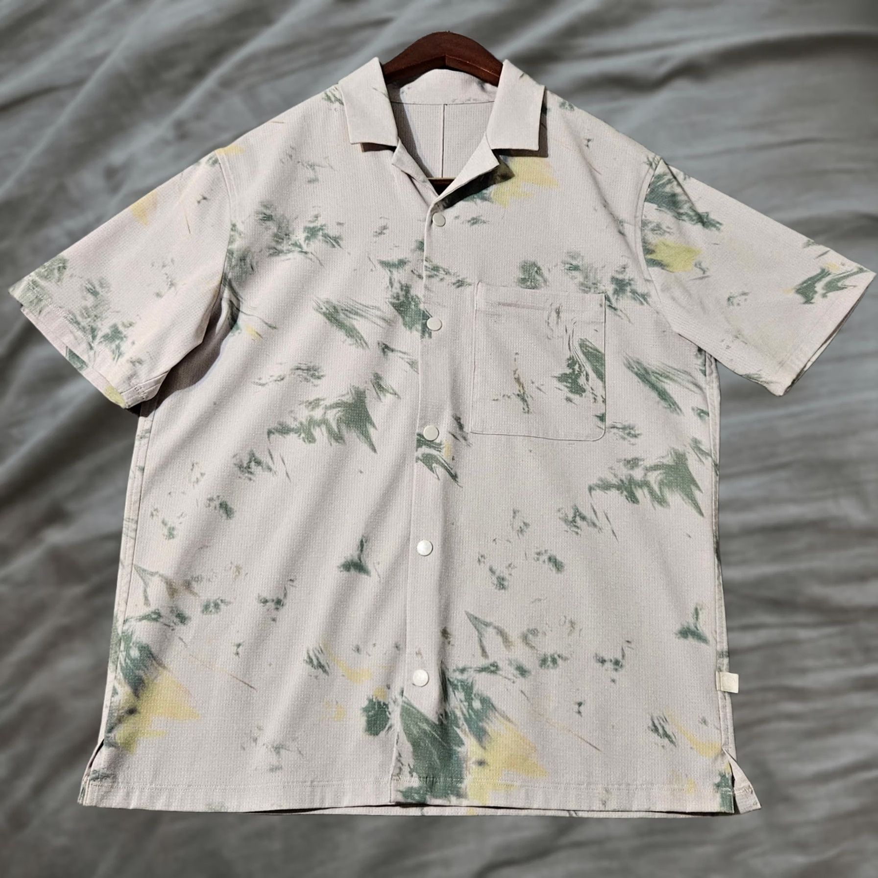Lululemon Lululemon Airing Easy Shirt Mens Sz Large White Splatter Short Sleeve Button Up Size US L / EU 52-54 / 3 - 1 Thumbnail
