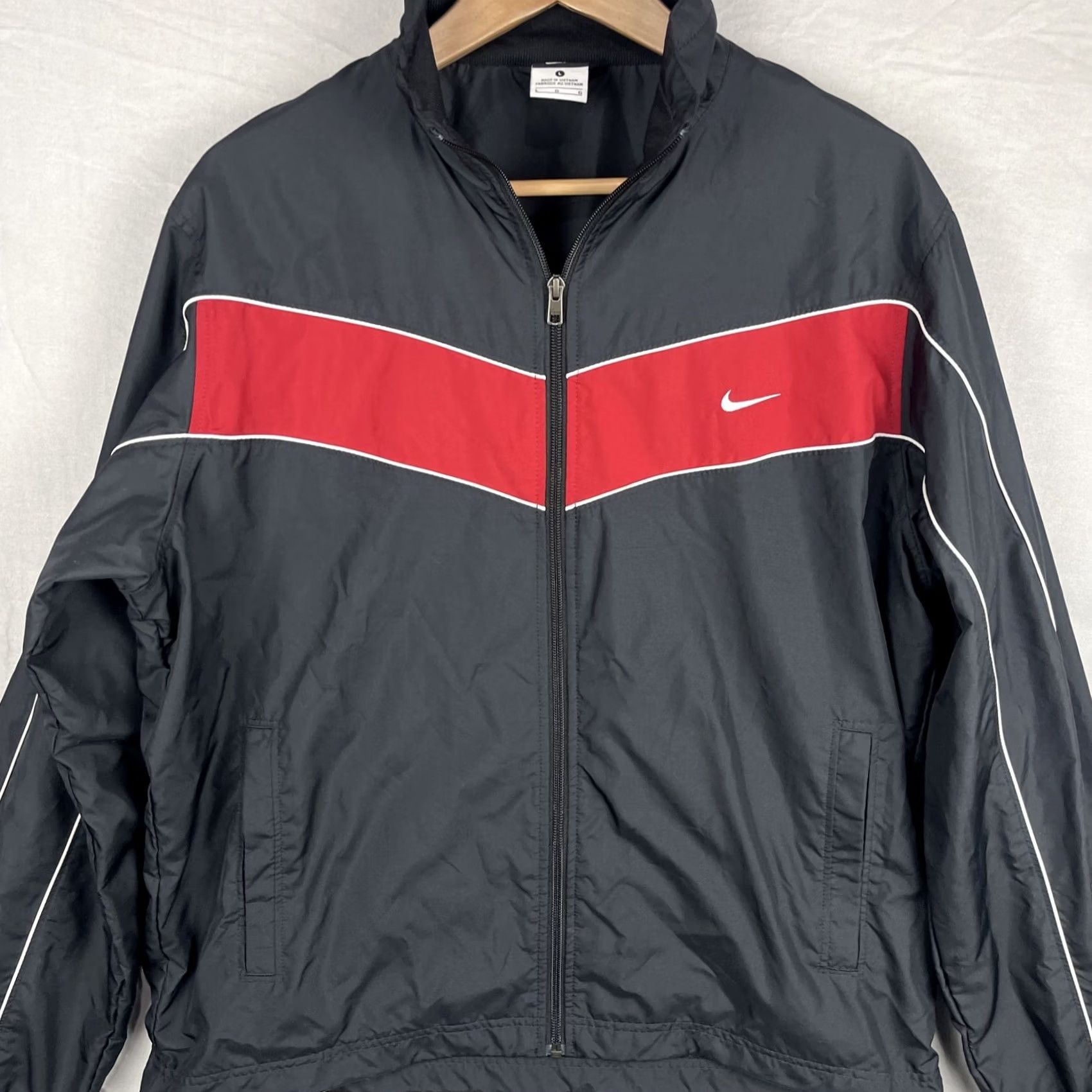 Nike Nike Track Jacket Mens Large Black Red Full Zip Windbreaker Size US L / EU 52-54 / 3 - 2 Thumbnail