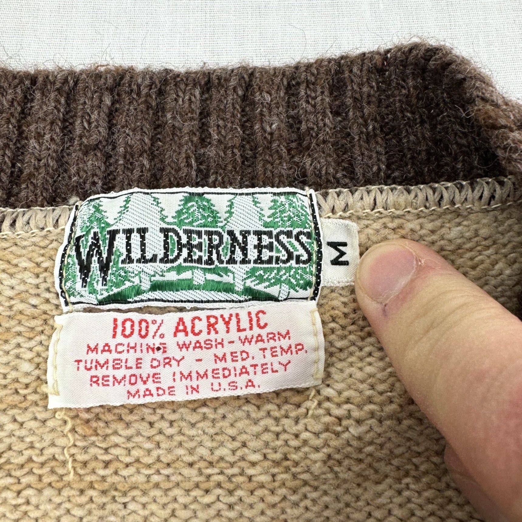 Vintage VINTAGE Wilderness Sweater Men Adult Medium Striped V-Neck Brown Tan 80s 90s Outdoor Pullover Size US M / EU 48-50 / 2 - 3 Thumbnail