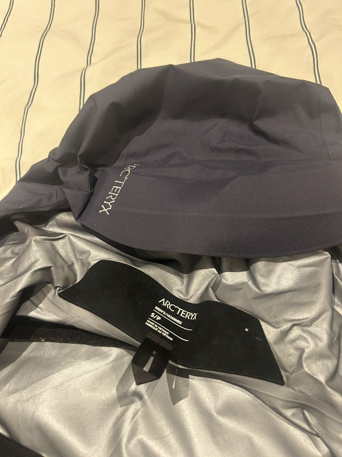 Arc'teryx Arcteryx rain coat €950 size small no flaws navy blue Size US S / EU 44-46 / 1 - 5 Thumbnail