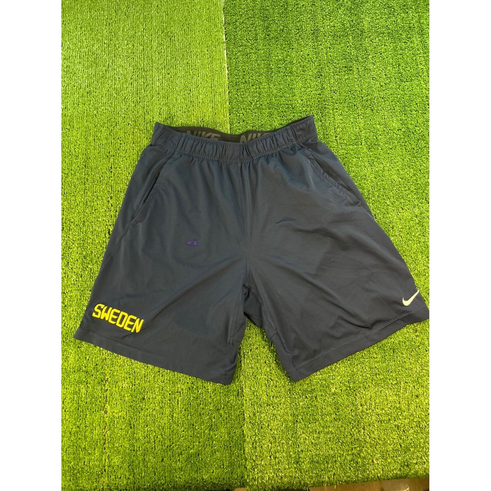 Nike Nike Sweden Men's Training Shorts Size Medium Size US 32 / EU 48 - 1 Thumbnail