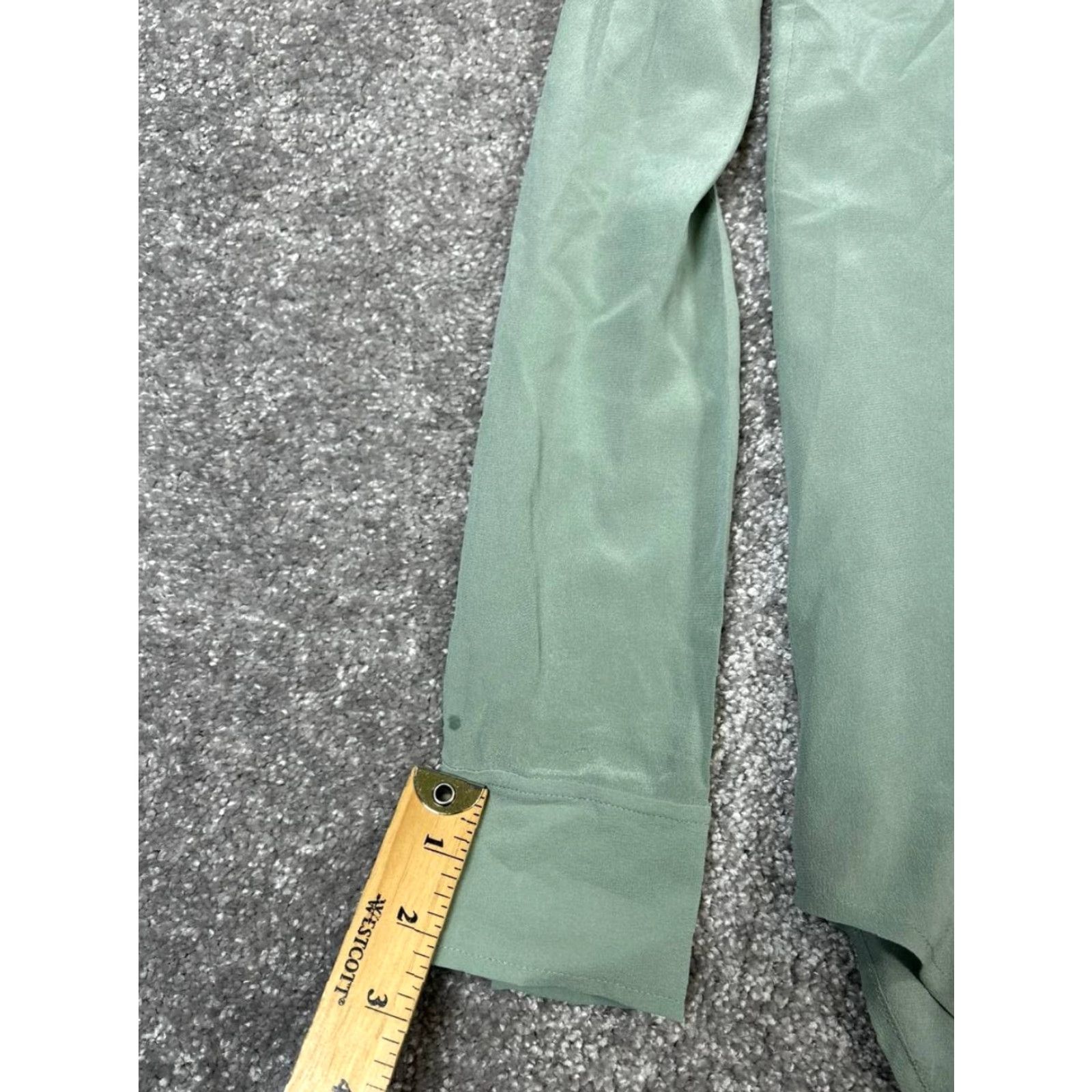 Everlane Everlane Shirt Womens Green Silk Button-Up XS? (Note: Original size 0) Size XS / US 0-2 / IT 36-38 - 7 Thumbnail