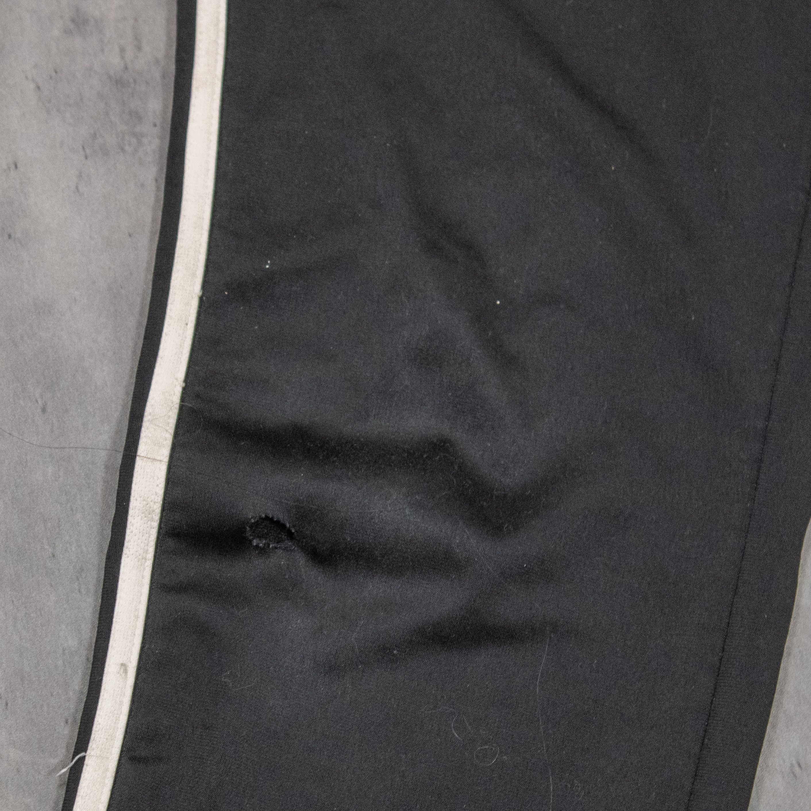 Adidas Adidas Black Track Sweat Straight Legged Relax Fit Pant's Size US 30 / EU 46 - 9 Thumbnail