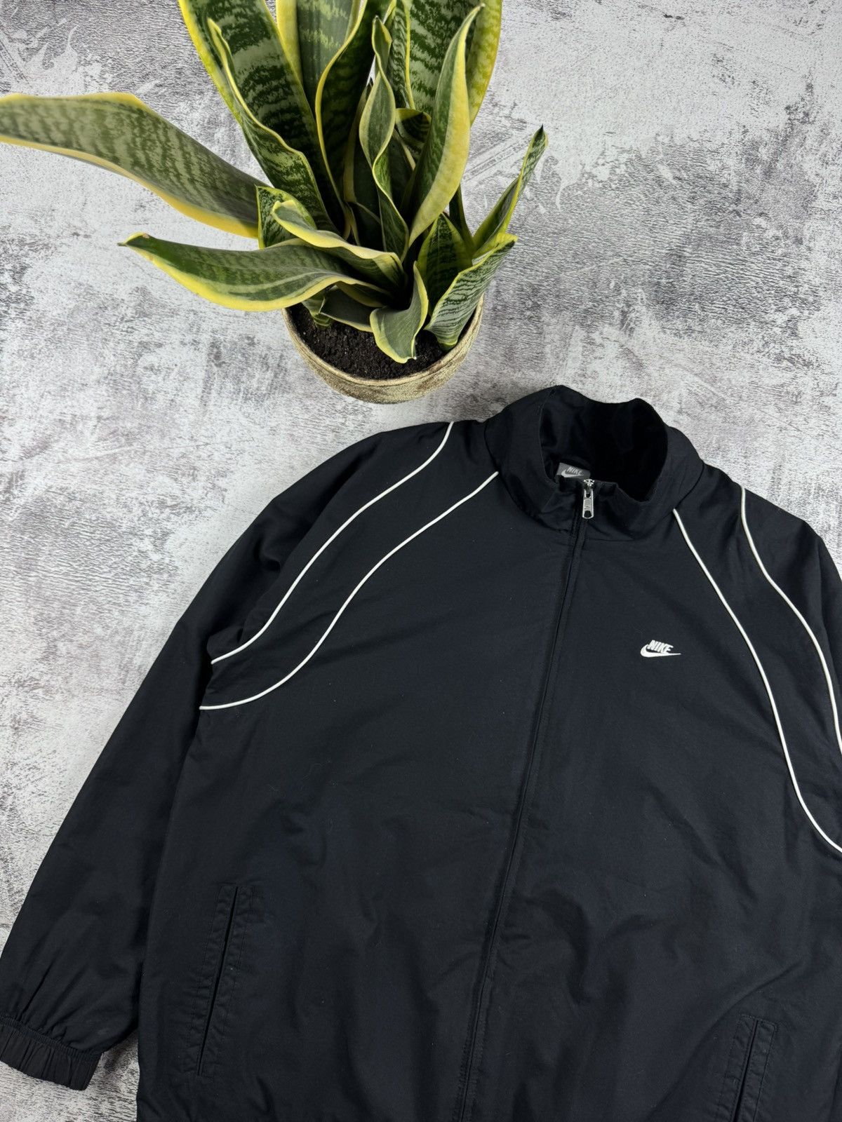 Nike Nike Retro Windbreaker Track Y2K Nylon Swoosh Light Jacket Size US XL / EU 56 / 4 - 4 Thumbnail