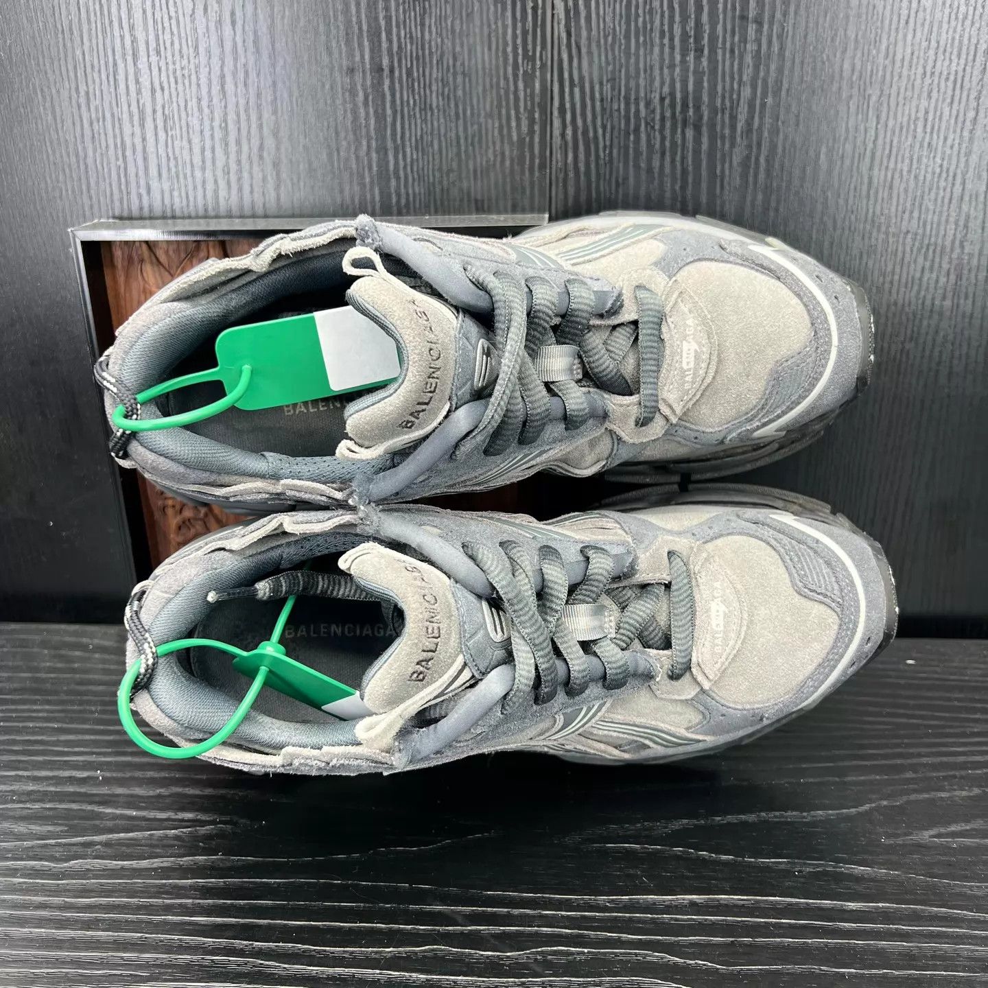 Balenciaga Balenciaga Runner Gray 40 (2 wears, like new) Size US 7 / EU 40 - 7 Thumbnail