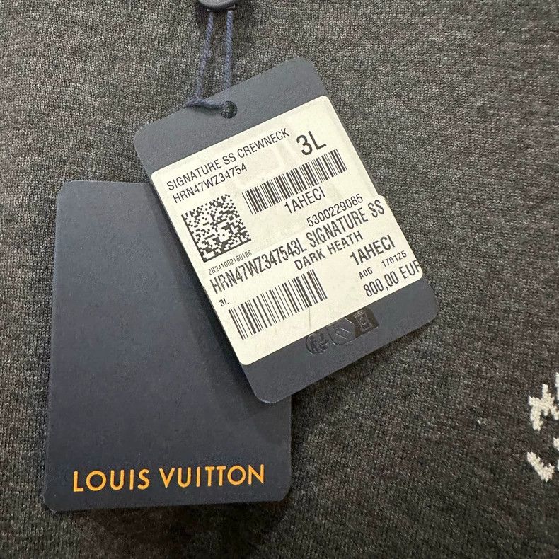 Louis Vuitton Louis Vuitton Cuff letter logo short sleeve Size US XXL / EU 58 / 5 - 5 Thumbnail
