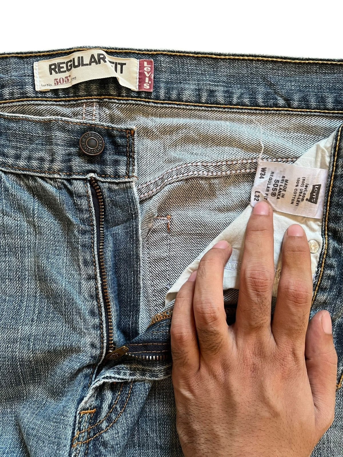 Levi's × Levi's Vintage Clothing Vintage 90s Levis 505 Blue Wash Distressed Baggy Jeans Size US 34 / EU 50 - 9 Thumbnail