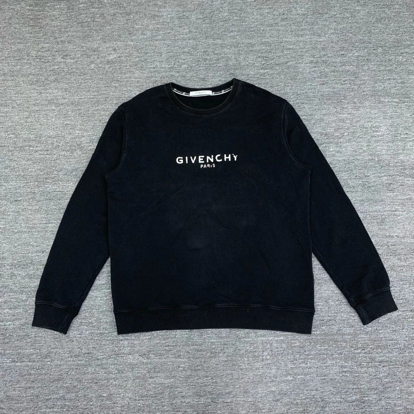 Givenchy givenchy black logo sweatshirt with flaws. Size US L / EU 52-54 / 3 - 1 Thumbnail
