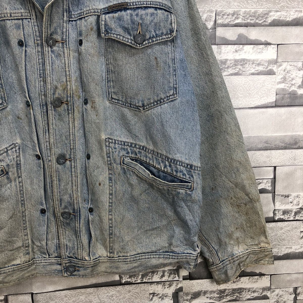 Calvin Klein Calvin Klein Distressred Denim Jacket Tupe 3 Size US XL / EU 56 / 4 - 6 Thumbnail