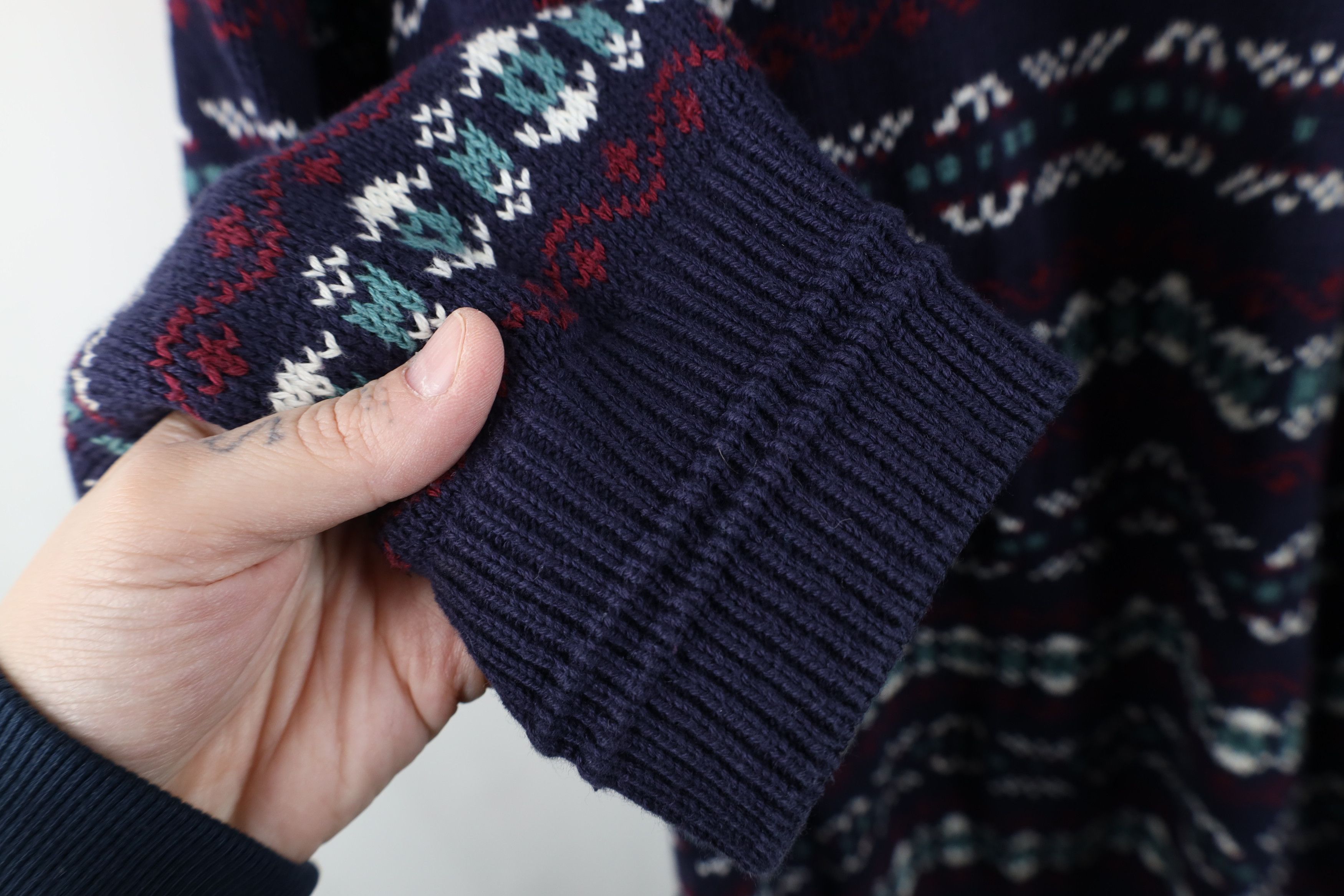 Vintage Vintage 90s Streetwear Cotton Fair Isle Knit V-Neck Sweater Size US XXL / EU 58 / 5 - 6 Thumbnail