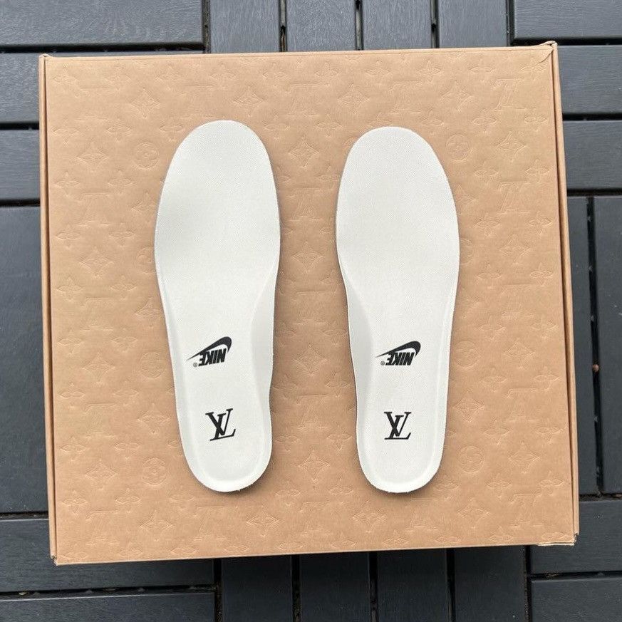 Louis Vuitton Louis Vuitton AF1 Mid Graffiti DS US 8 (EU 41) Size US 8 / EU 41 - 8 Thumbnail