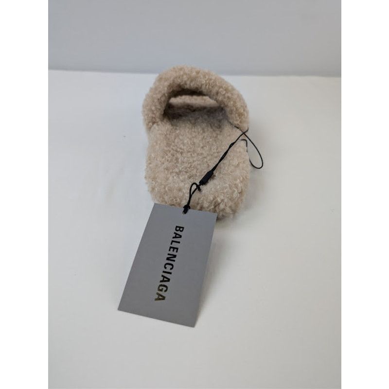 Balenciaga o1rshd1 Fake Furry Slide Slipper in Beige / White / Red Size US 11 / EU 44 - 15 Thumbnail