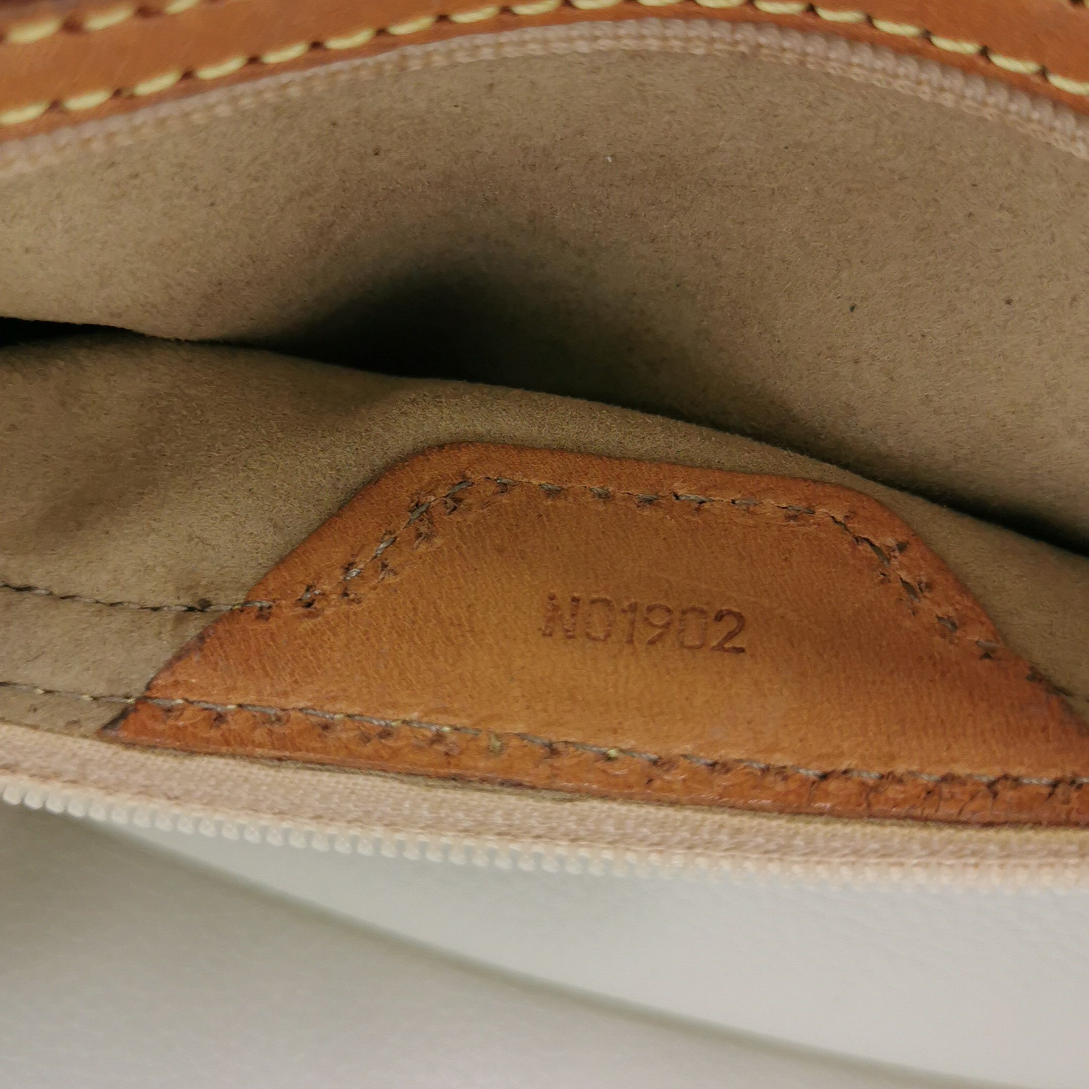 Louis Vuitton Louis Vuitton (LV) Vegetable Tanned Leather Monogram Print Size ONE SIZE - 1 Thumbnail