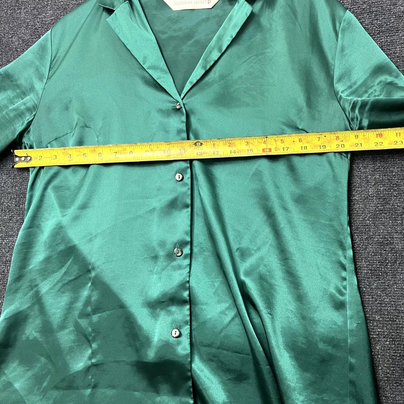 Victoria's Secret Victoria's Secret Pajama Top Womens Large Green Satin Button Front Sleepwear Size L / US 10 / IT 46 - 7 Thumbnail