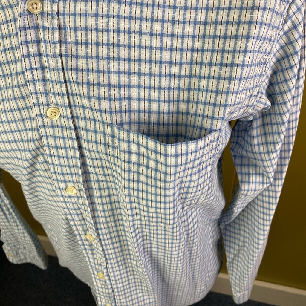 American Eagle Outfitters American Eagle men M classic fit checker pattern button down Size US M / EU 48-50 / 2 - 2 Thumbnail