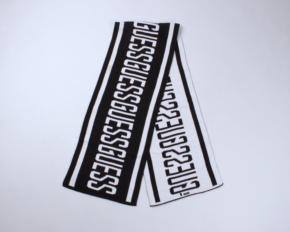Designer × Guess GUESS Big Logo Acrylic Knitted Black White Scarf Size ONE SIZE - 1 Thumbnail