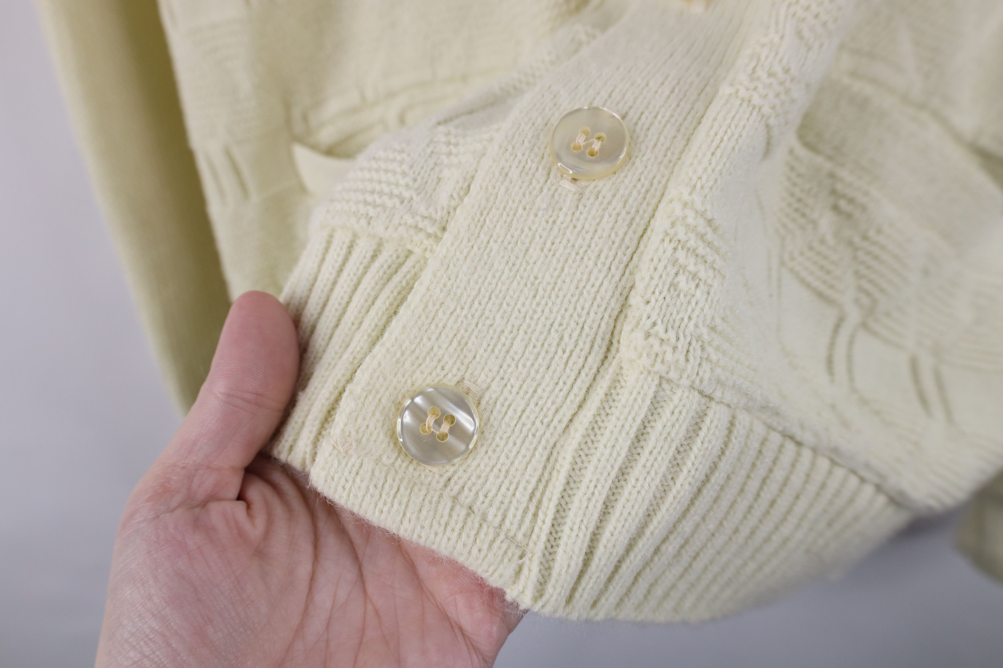 Vintage Vintage 70s Streetwear Knit Cardigan Sweater Beige USA Size US L / EU 52-54 / 3 - 4 Thumbnail