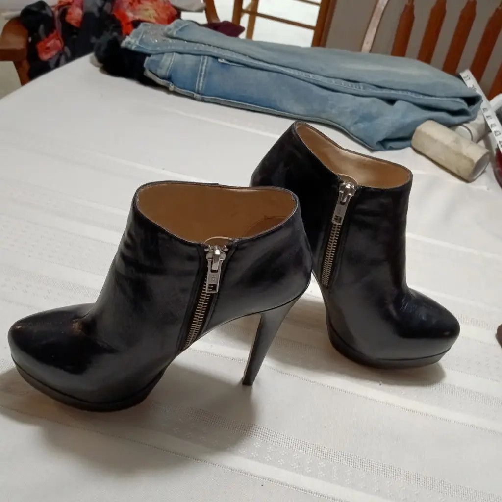 Boston Proper Boston Proper Leather Ankle Boots - Size 6 US Size US 6 / IT 36 - 2 Thumbnail