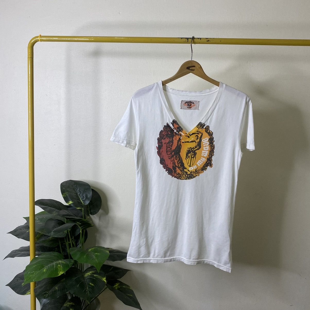 Japanese Brand Golden Age Japanese Streetwear Brand White Graphic Tee Size US S / EU 44-46 / 1 - 1 Thumbnail
