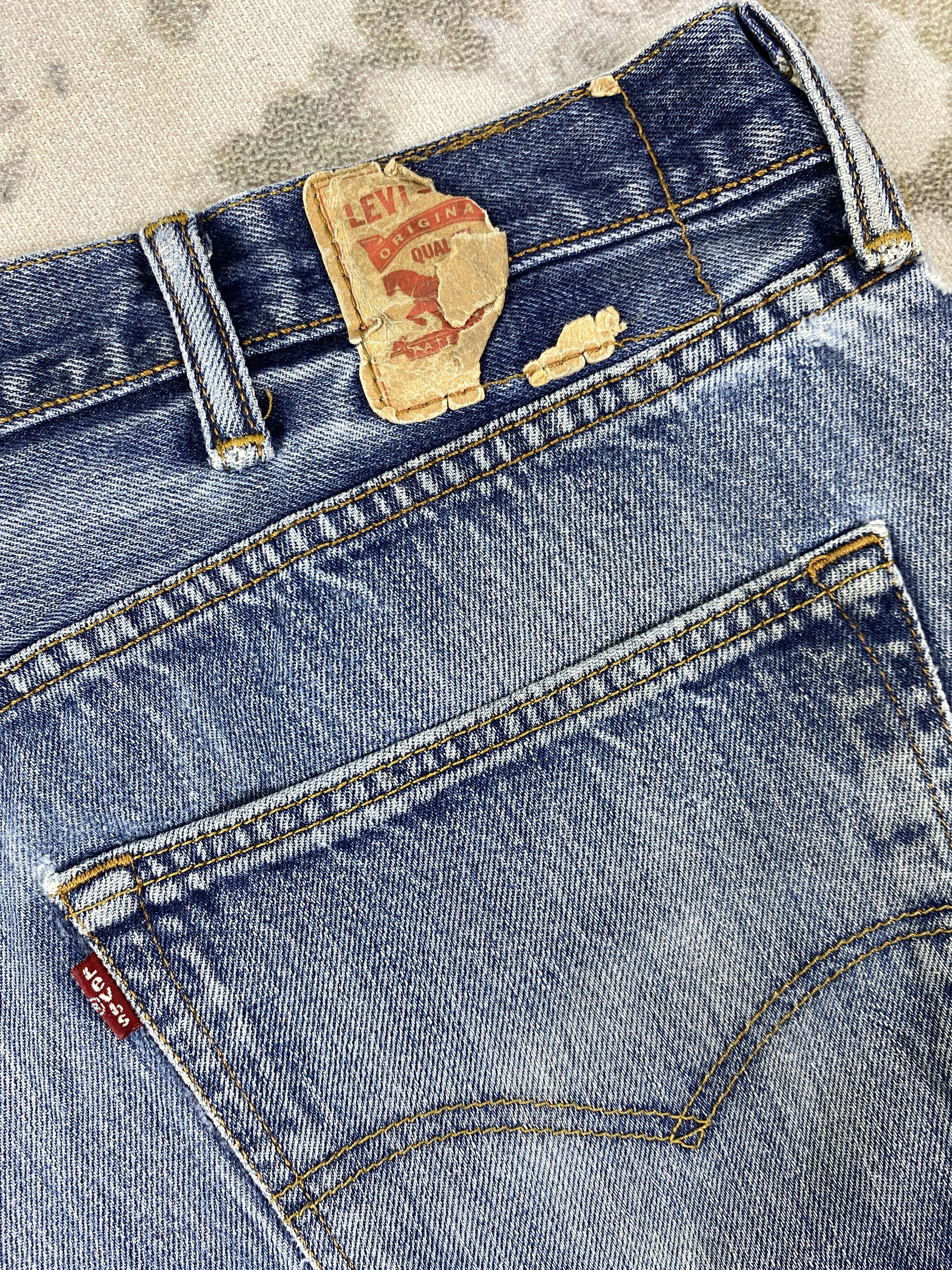 Levi's Blue Distressed Vintage Levi's Denim 41x31.5 -JN424 Size US 41 - 12 Thumbnail