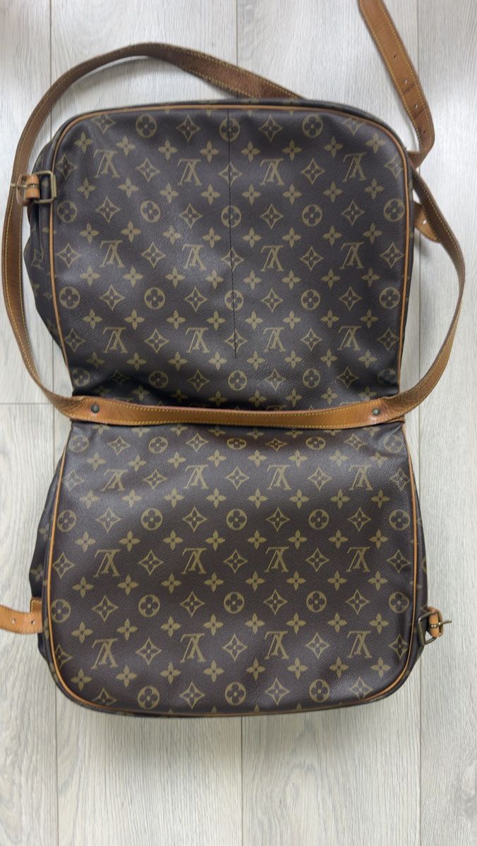 Louis Vuitton Louis Vuitton vintage Saumur 35 Monogram Crossbody Size ONE SIZE - 9 Thumbnail