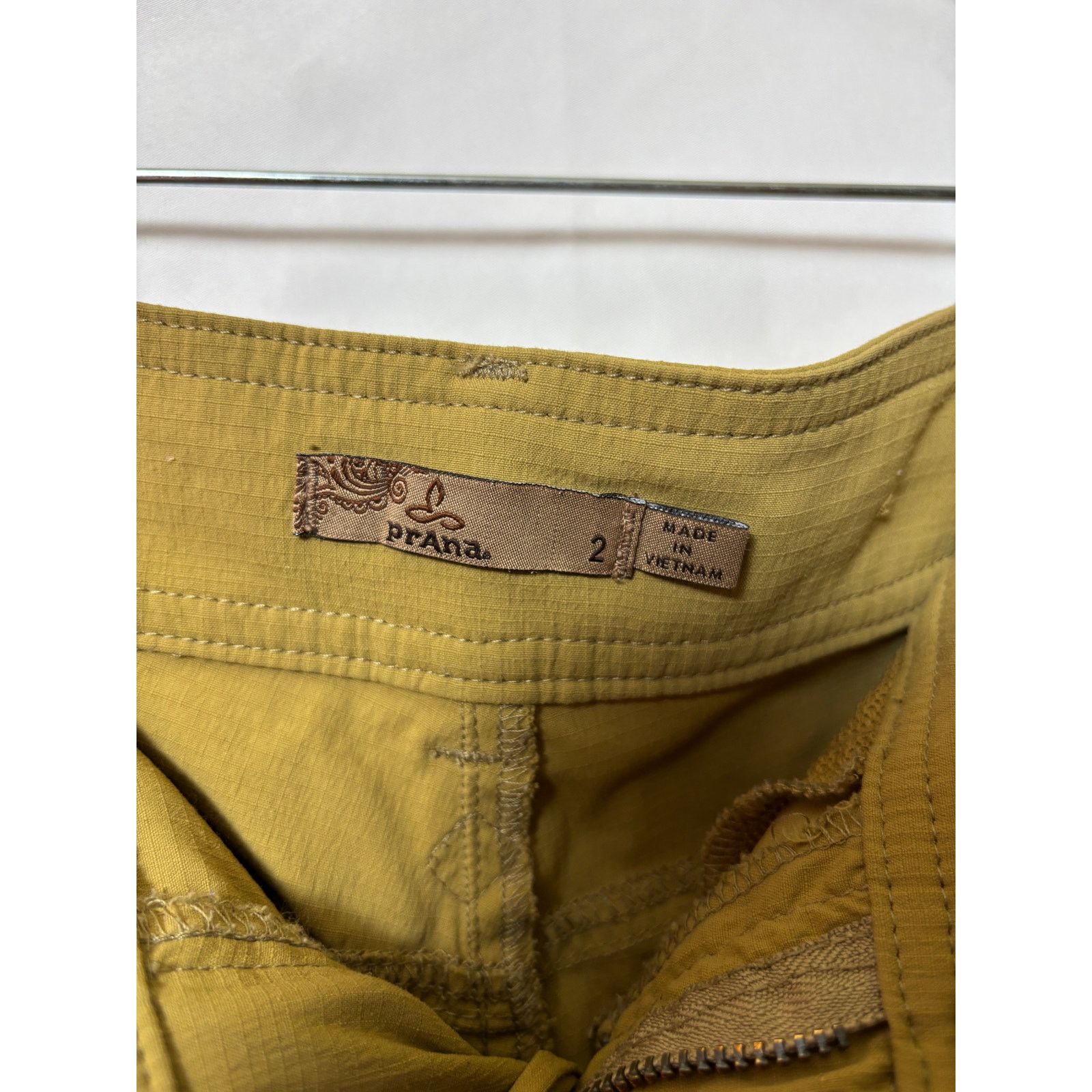 Prana prAna Women’s Cargo Utility Shorts Yellow Outdoor Hiking $55 Size 26" / US 2 / IT 38 - 5 Thumbnail