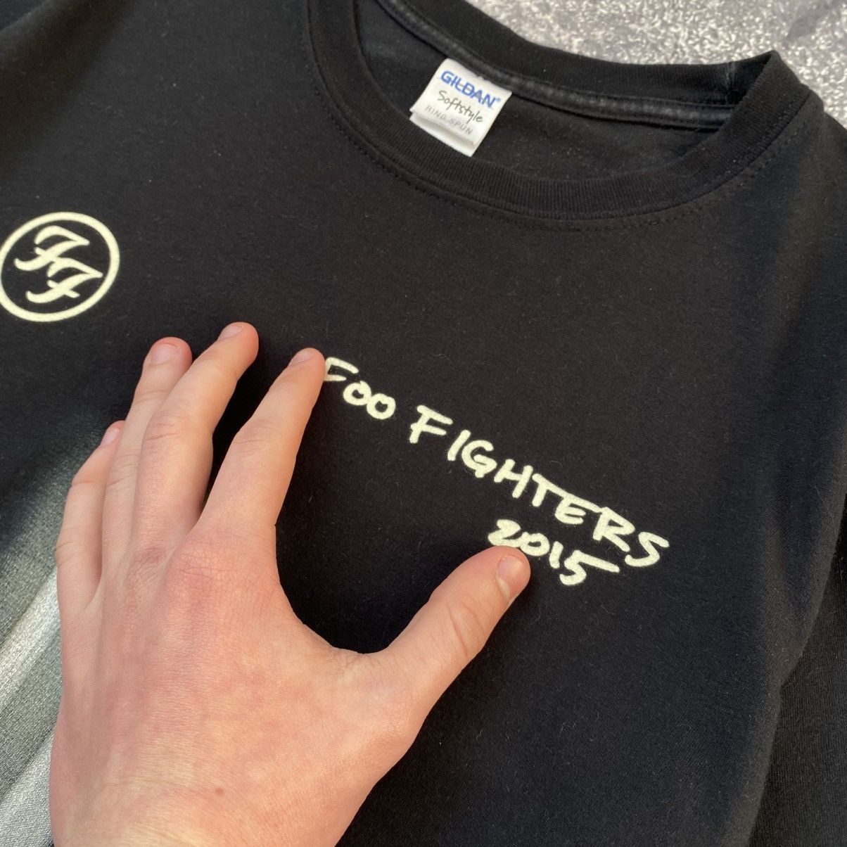 Band Tees Vintage Foo Fighters big graphic logo band tee Size US M / EU 48-50 / 2 - 3 Thumbnail