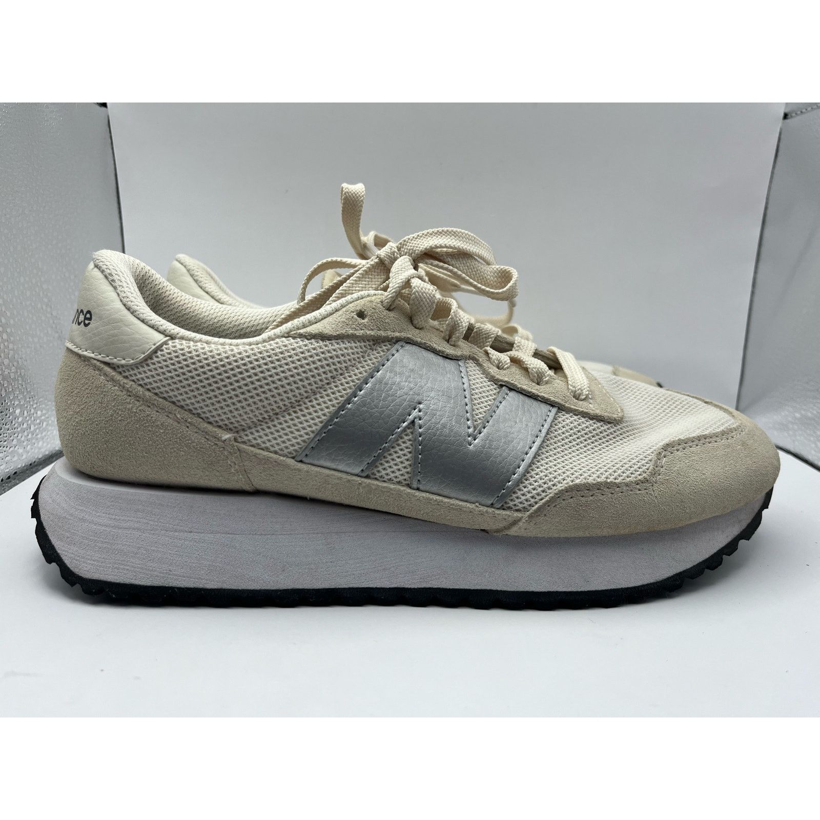 New Balance New Balance 237 Running Sneakers, Sea Salt Silver Women USED Size US 8 / IT 38 - 1 Thumbnail