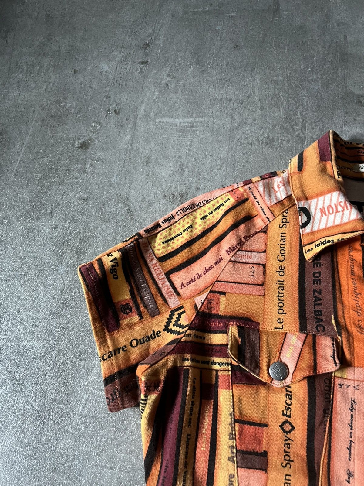 Jean Paul Gaultier Jean Paul Gaultier Bookshelf all over print button up Size US S / EU 44-46 / 1 - 4 Thumbnail