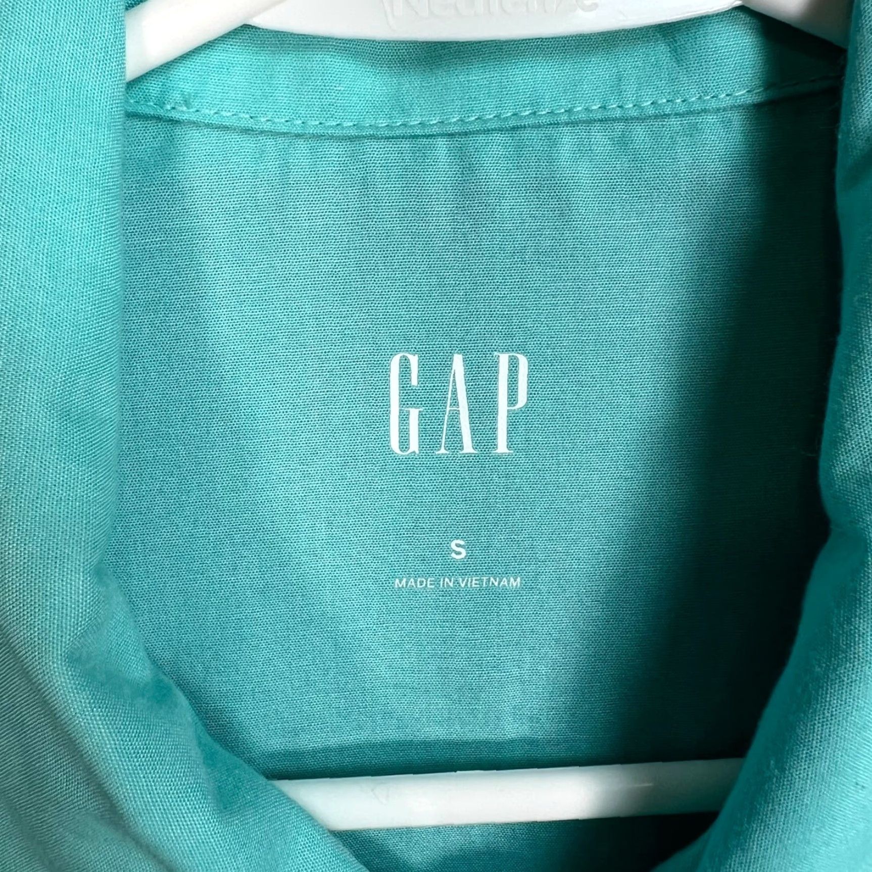 Gap Gap Mens Small Turquoise Button-Up Shirt 100% Cotton Long Sleeve Regular Men Clothing Cotton Button-Up Shirt Turquoise Blue Casual 100% Cotton Mens Size US S / EU 44-46 / 1 - 3 Thumbnail
