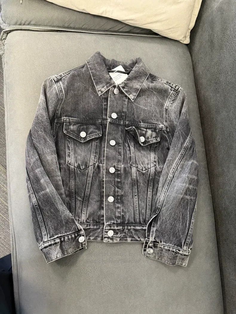 Balenciaga Balenciaga Washed Denim Jacket Size XS / US 0-2 / IT 36-38 - 1 Thumbnail