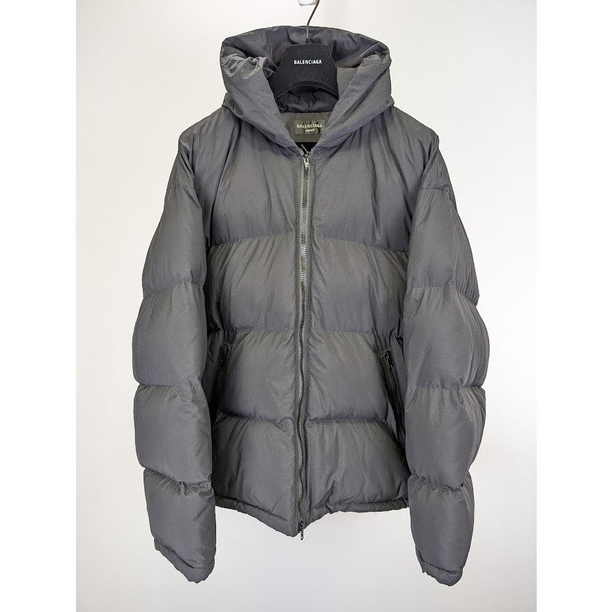 Balenciaga o1rshd1 Sporty B Down Puffer Jacket in Black Size US M / EU 48-50 / 2 - 2 Thumbnail