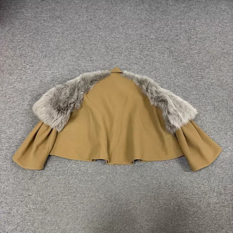 Loewe Loewe Fur and Wool Short Jacket Size XS / US 0-2 / IT 36-38 - 2 Thumbnail