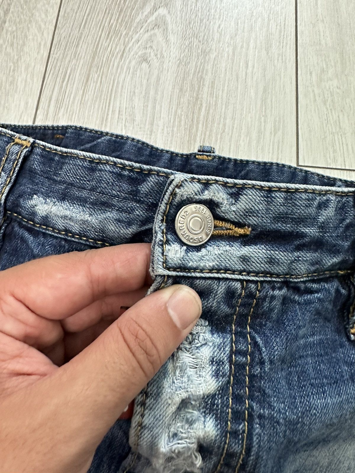 Dsquared2 Dsquared2 Sexy Twist Distressed Denim Jeans Pants (A031) Size US 34 / EU 50 - 8 Thumbnail