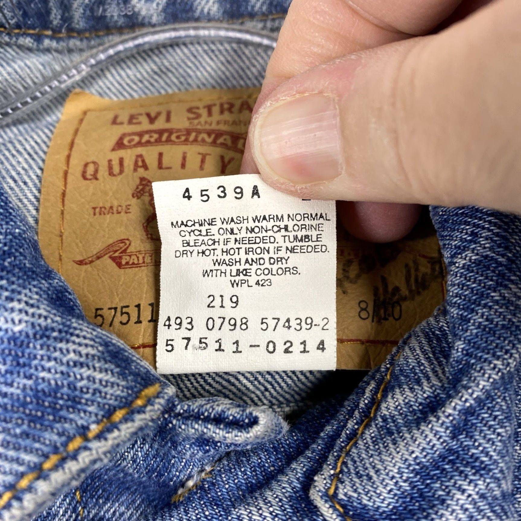 Levi's VINTAGE Levi's Trucker Denim Jacket Women's S 8/10 Cropped Stone Washed 90s City Classic Hipster Jeans Size 28" / US 6 / IT 42 - 4 Thumbnail