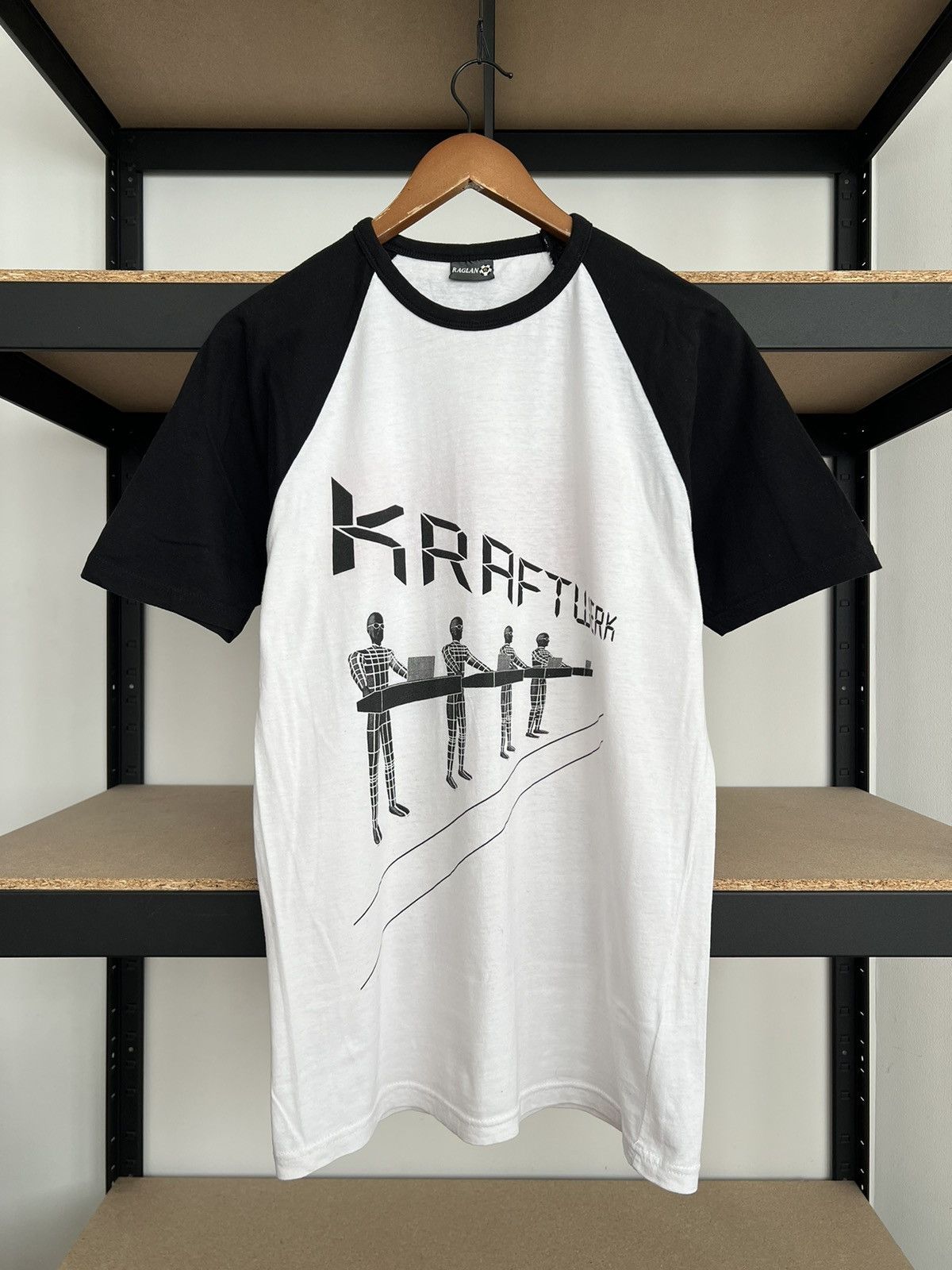 Band Tees Vintage 2017 Kraftwerk Techno Electronic Band White T-shirt Size US L / EU 52-54 / 3 - 1 Thumbnail