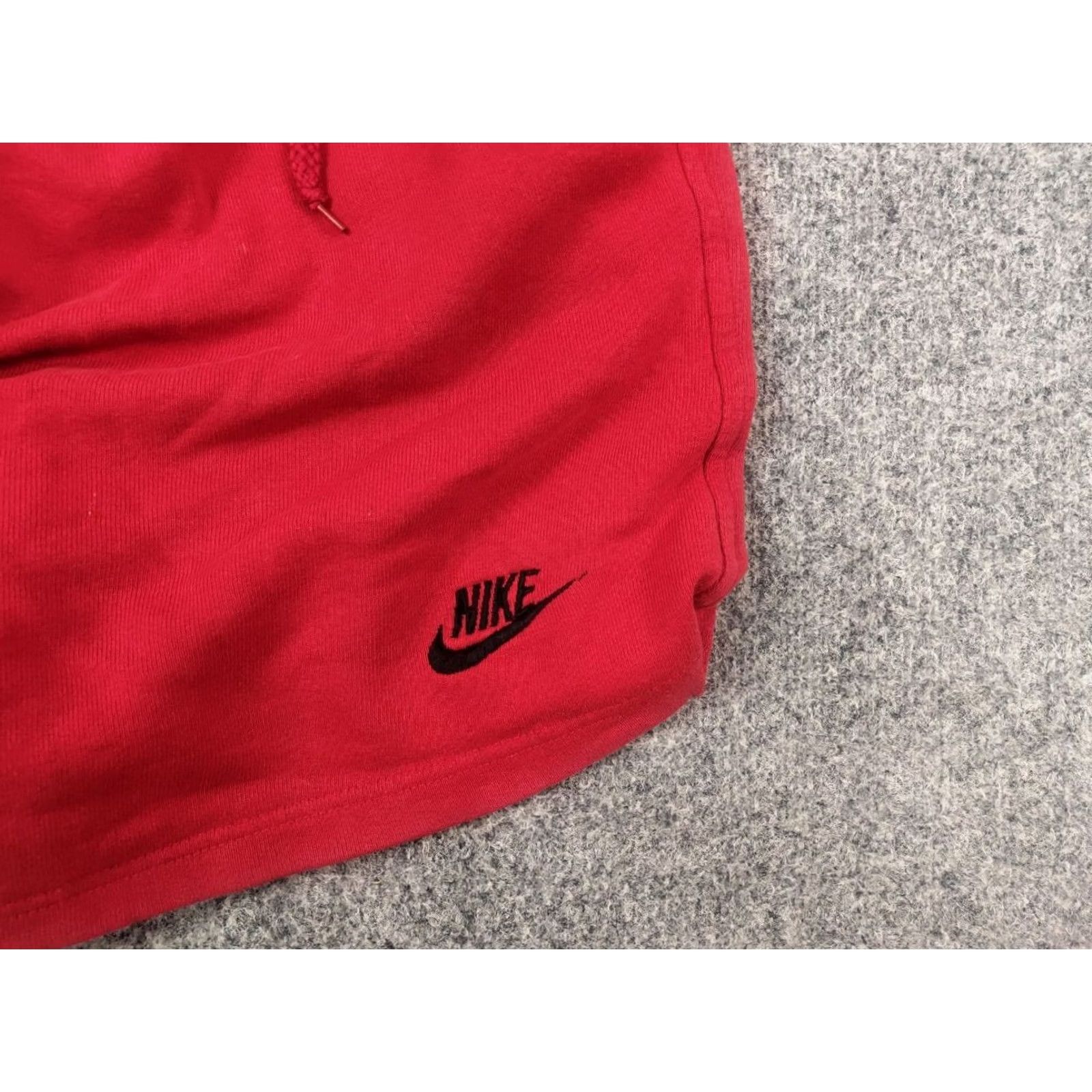 Nike VINTAGE Nike Swoosh Logo Red Cotton Casual Shorts USA Shirt Mens L XS? Size US 33 - 4 Thumbnail