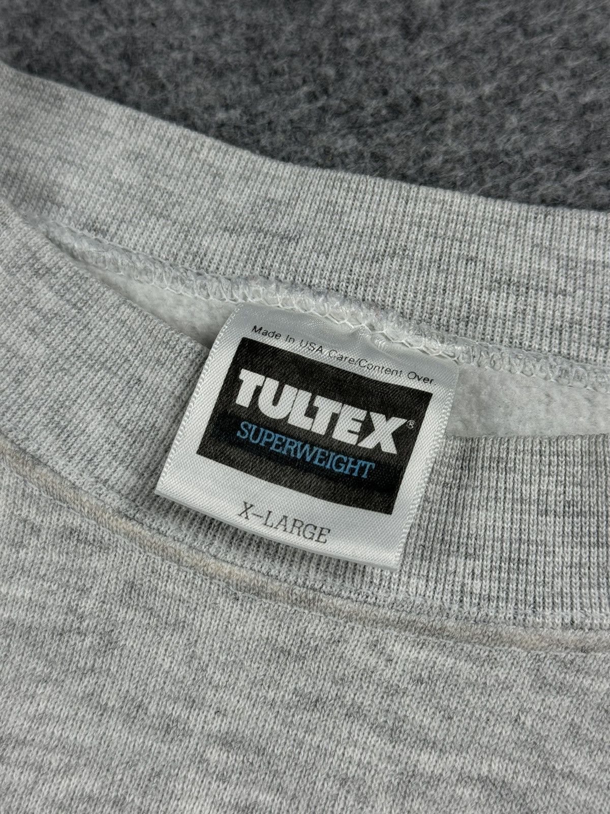 Universal Studios × Vintage Vintage 90s Universal Studios Crewneck Sweatshirt Spellout Size US L / EU 52-54 / 3 - 12 Thumbnail
