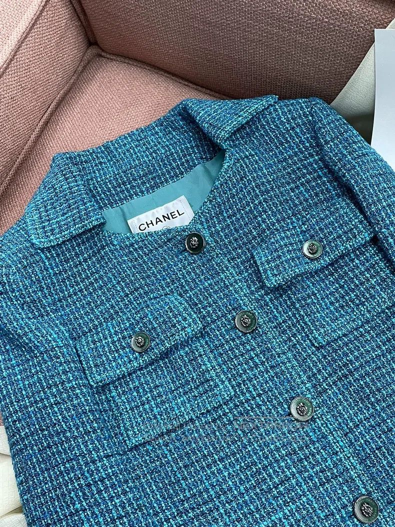 Chanel Chanel 22P peacock blue lion button four-pocket jacket Size XS / US 0-2 / IT 36-38 - 2 Thumbnail