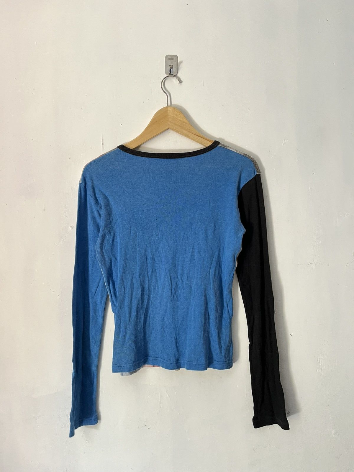 Liu Jo Vintage Liu jeans italy face art glitter longsleeve tshirt Size US S / EU 44-46 / 1 - 3 Thumbnail