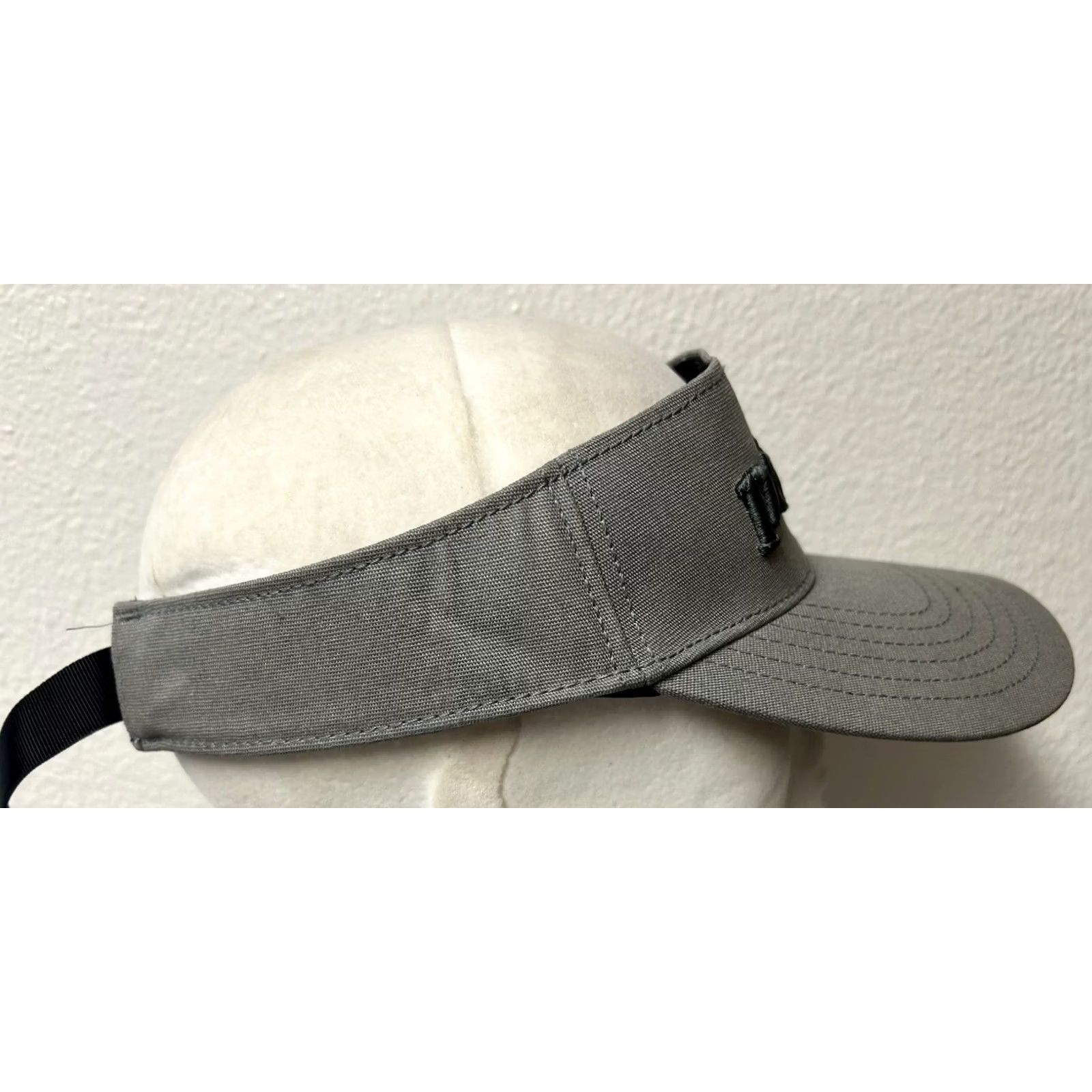 Patagonia VINTAGE Patagonia Visor One Size Gray Spellout Out Raised Letters Adjustable Running Hiking Size ONE SIZE - 3 Thumbnail